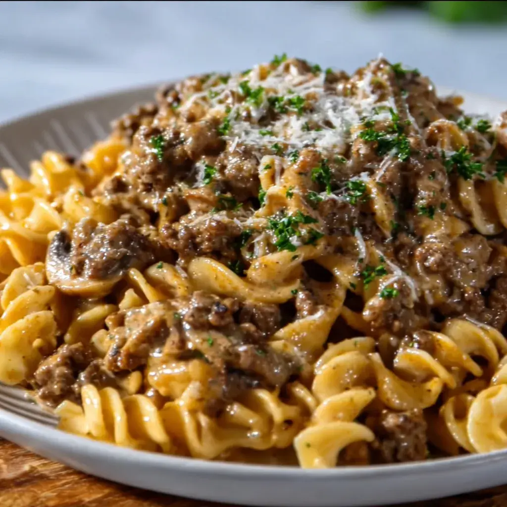 Creamy One-Pot Ground Beef Stroganoff: Easy, Comfort Food Bliss!