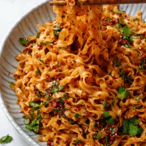 10-Min Garlic Chili Oil Noodles | Spicy, Quick & Irresistible!